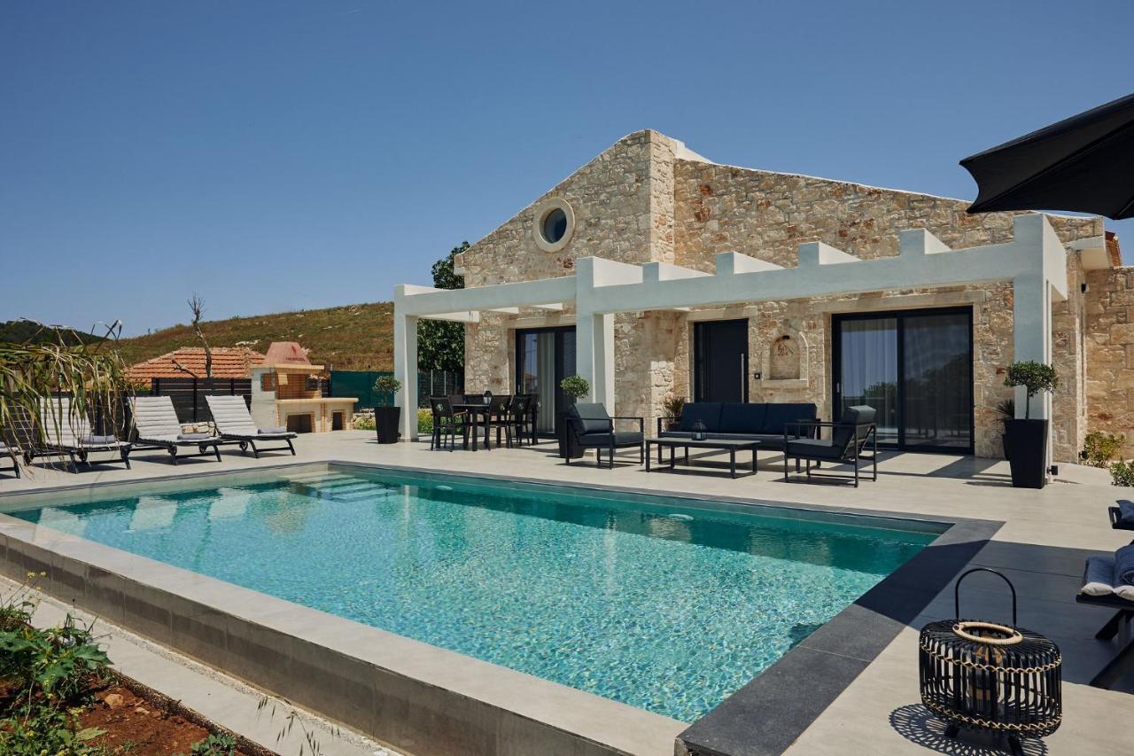 Villa Mouzaki's Stone Volimes