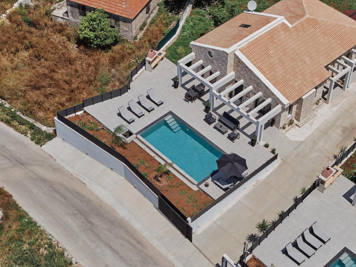 Mouzaki's Stone Villa Volimes